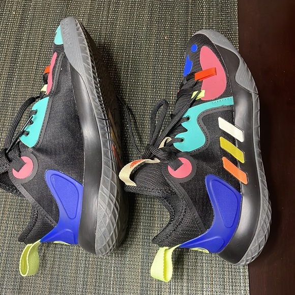 Man shows but fit kids and woman size 7.5 - Picture 4 of 5